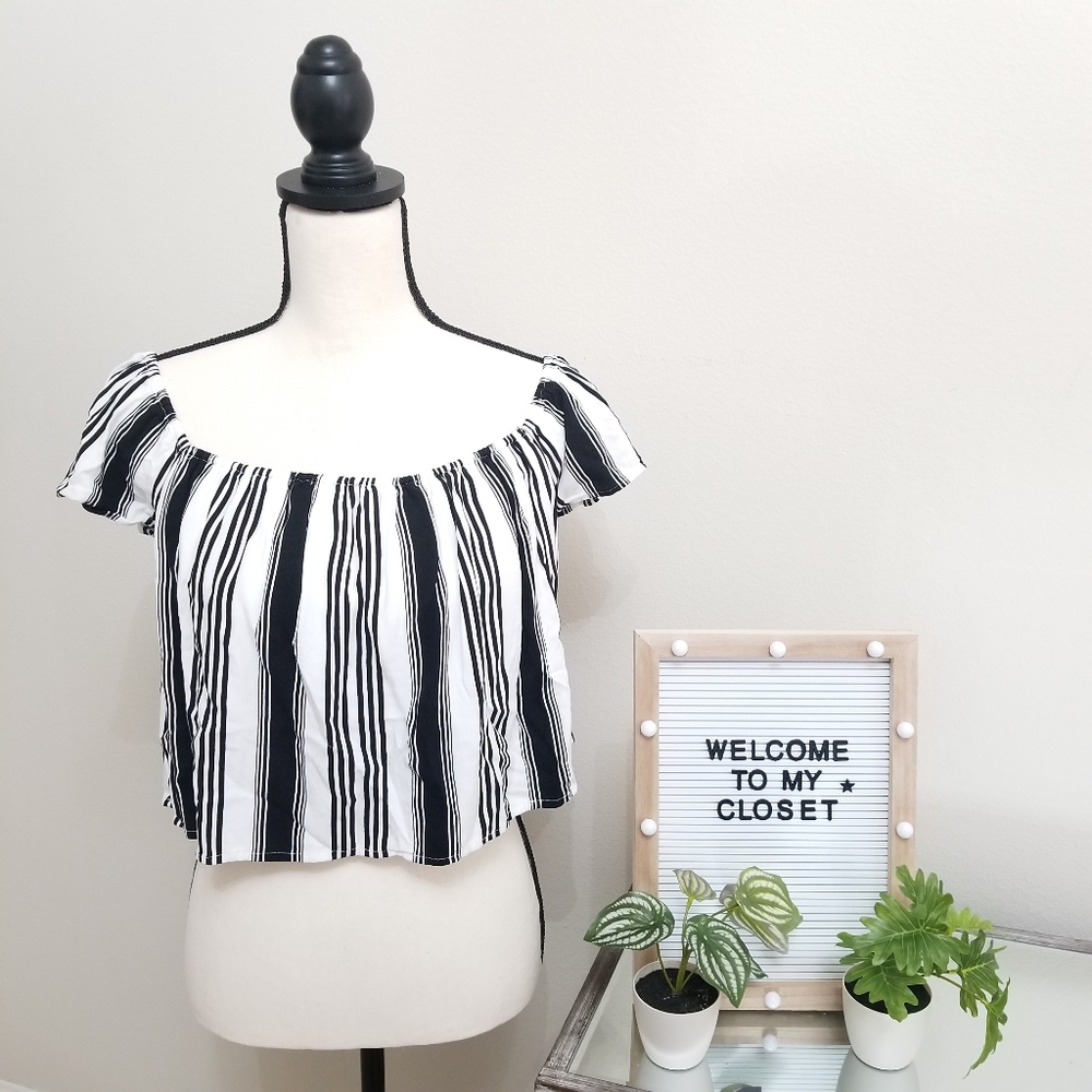 SALE❗️4 for $20 Cute Stripe Off-Shoulder Crop top - Picture 2 of 7